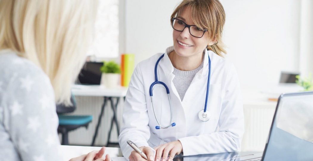 konsultatsiya vracha pered naznacheniem kursa vitaminov artroz kolena 1536x1025 1 можно ли работать терапевтом после педиатрии