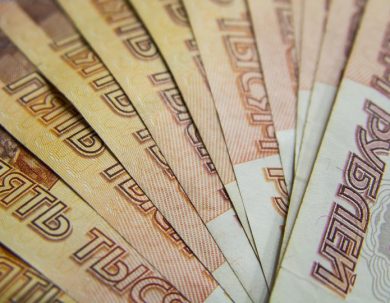 Сколько зарабатывает медсестра: средняя зарплата в Москве и регионах России
